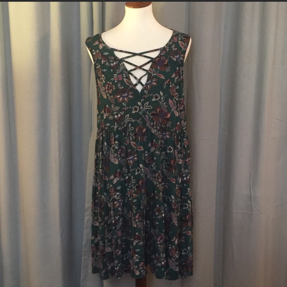 NWT American Eagle AEO Tiered Lace Up Floral Dress